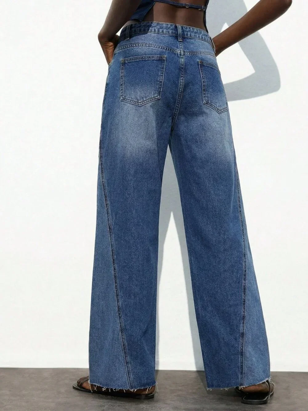 Medium Wash Casual Women's Pocketed Zipper Straight Leg Jeans